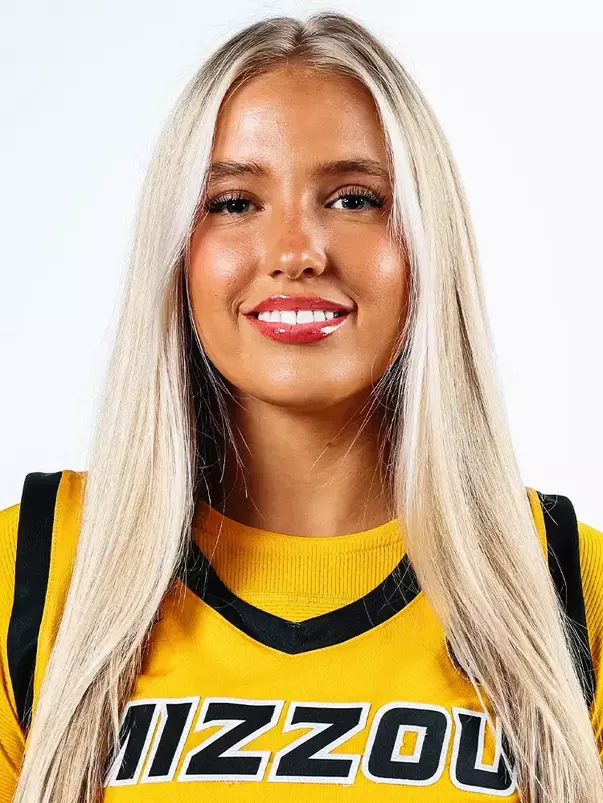 Sydney Mains 2025-26 Headshot