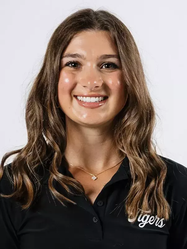 Addie Surber 2025-26 Headshot