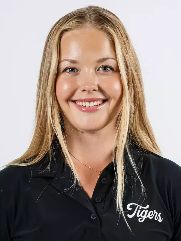 Alexandra Berglund 2025-26 Headshot