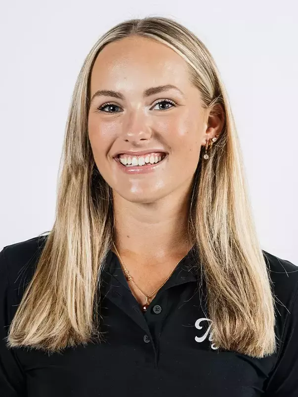 Fleur van Beek 2025-26 Headshot