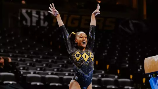 Kimarra Echols Named to College Gym News' 2026 Freshman of the Year Watchlist Image