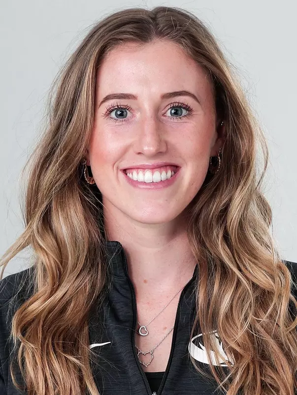 Bronte Murgett headshot