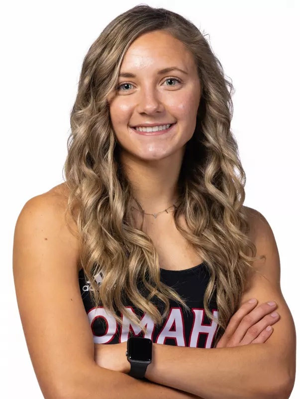 Olivia Steffen headshot 1