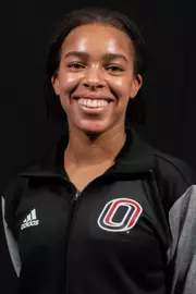 Ava Robinson headshot