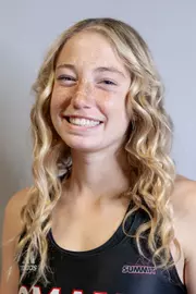 Izzy Apel Headshot
