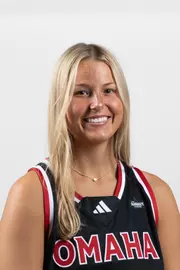 Ali Stephens Headshot