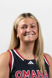 Cora Olsen Headshot