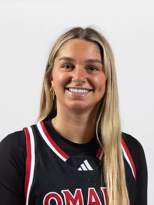 Sydney Terveen Headshot
