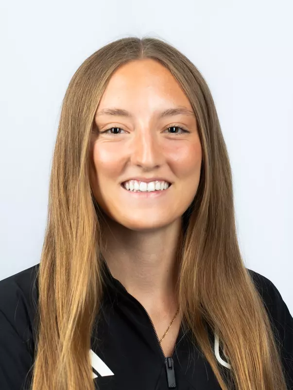 Ava Dziedzic Headshot