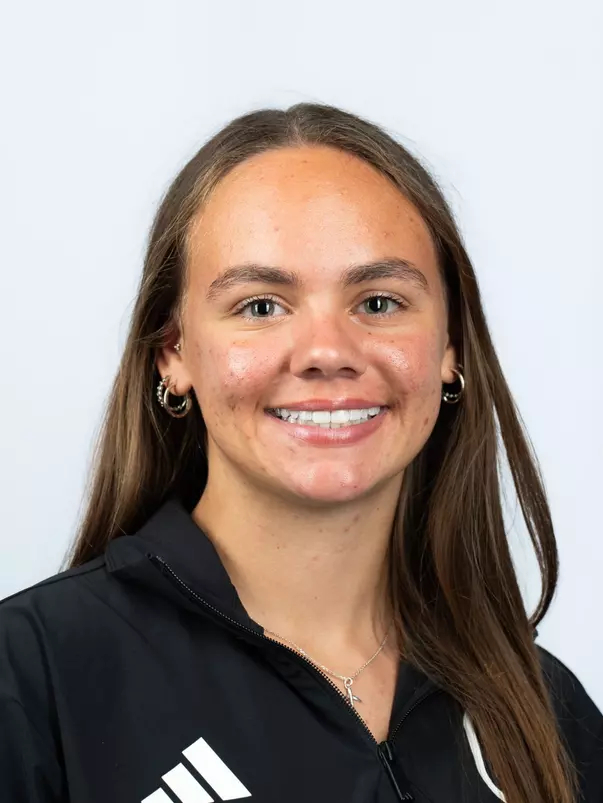 Hope Klosowicz Headshot