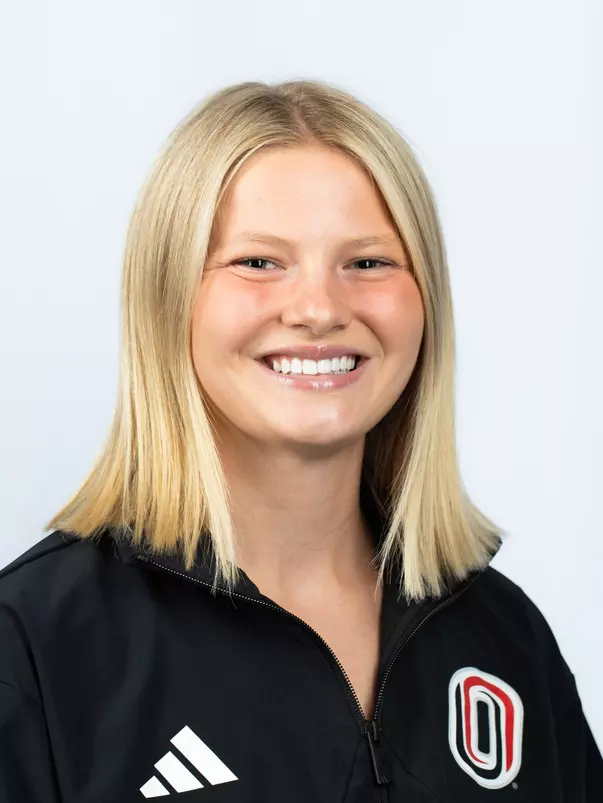 Lizzy Harnell Headshot