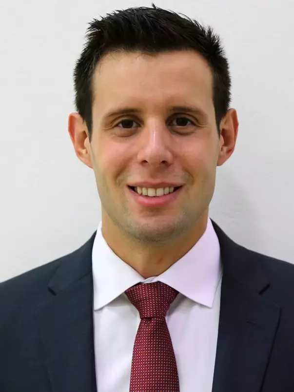 Almog Olshtein Headshot