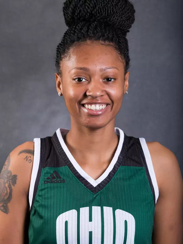 Cierra Hooks