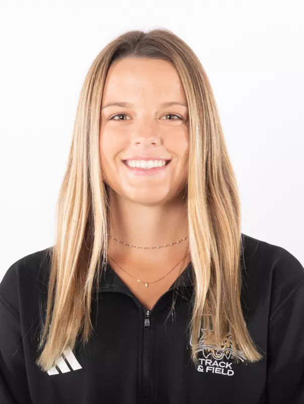 Kenna Loveless Headshot