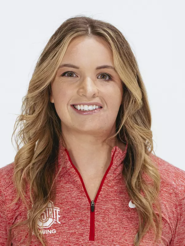 Claire Holtyn Headshot