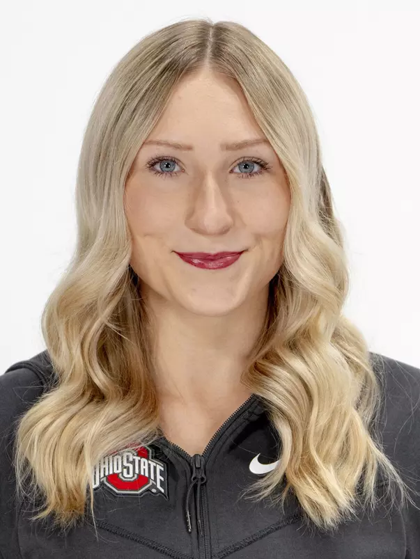 Caroline Walsh Headshot