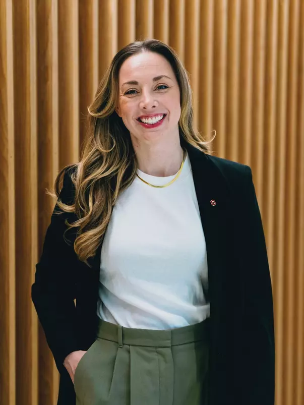 Alex Sommer Headshot