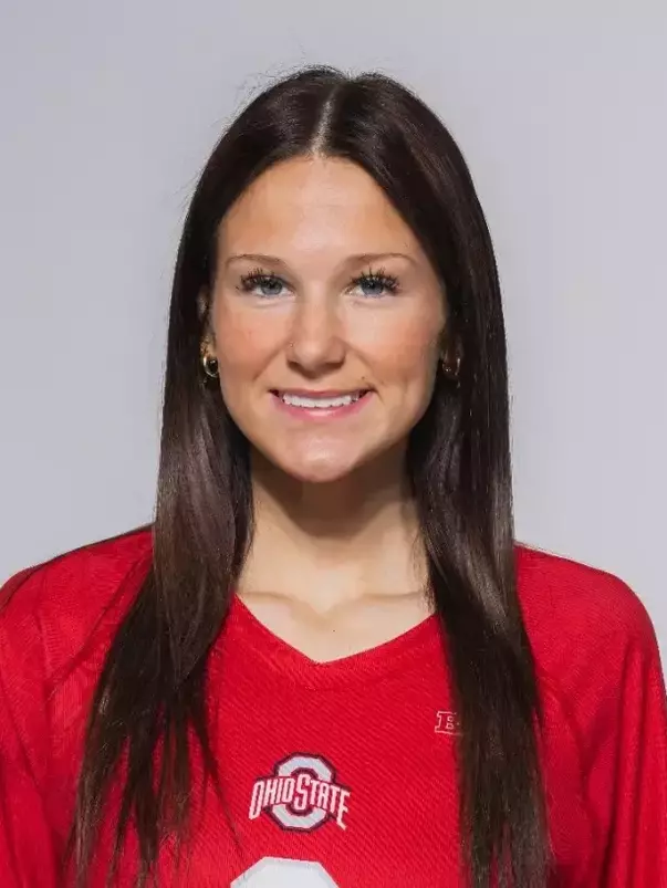 Alia Schoonover Headshot
