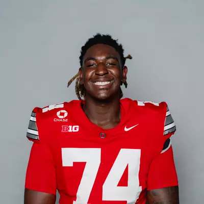 Carter Lowe headshot