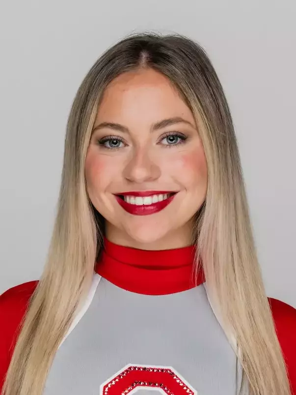 Nicole Dias Headshot