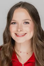 Leah Mueller Headshot