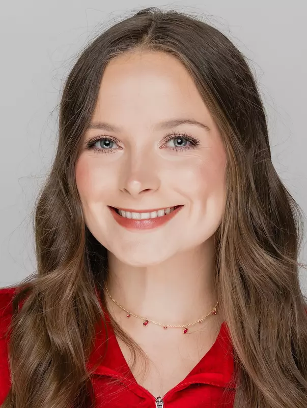 Leah Mueller Headshot