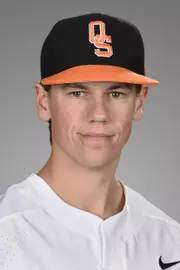 Hewitt headshot 2020