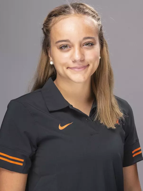 Amelia Jaugerai 2020 Headshot