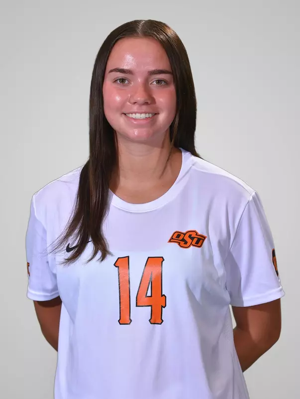 Grace Dennis 2021 headshot