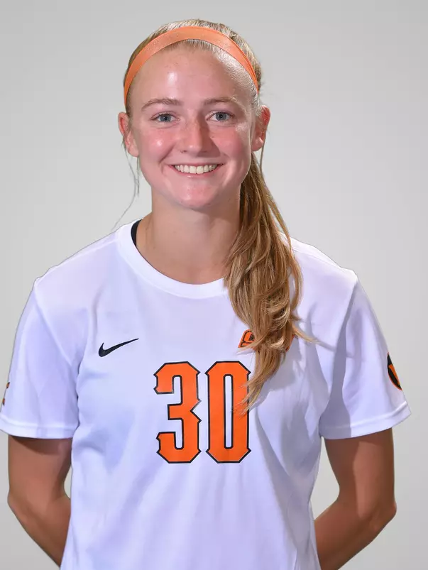 Olyvia Dowell 2021 headshot