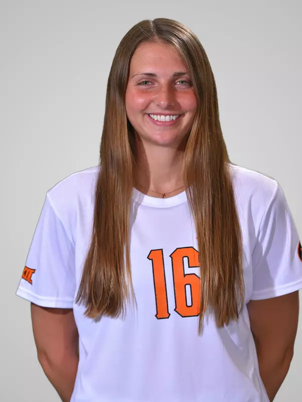 Emma Ledbetter 2021 headshot