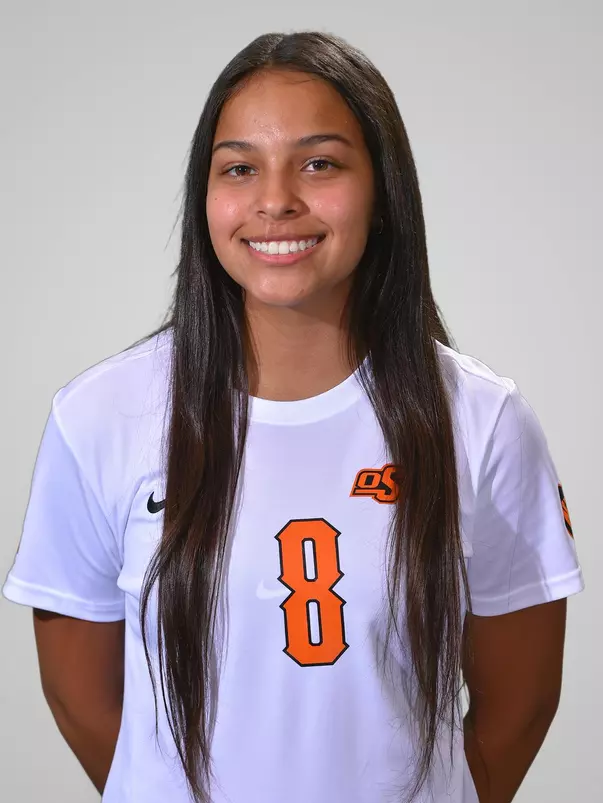 Jenna Mendoza 2021 headshot