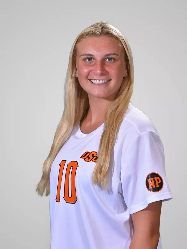 Hannah Russell 2021 headshot