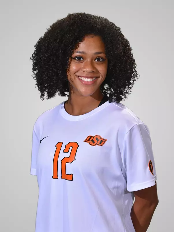 Kionna Simon 2021 headshot