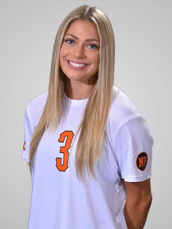 Peyton Vincze 2021 headshot