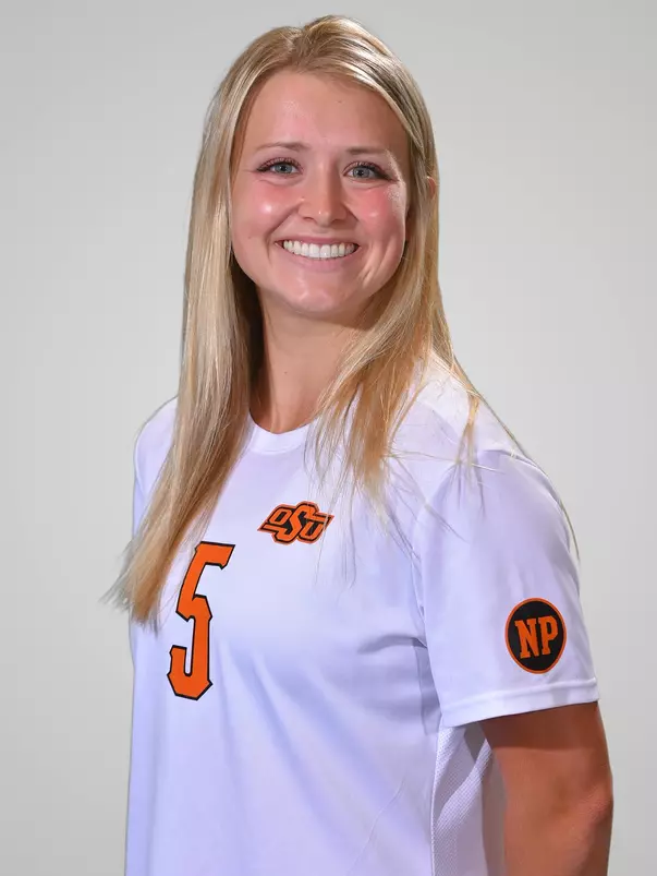 Hannah Webb 2021 headshot