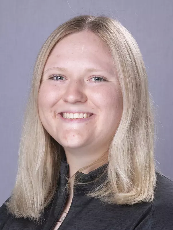 Hayley Busby 2022 Headshot