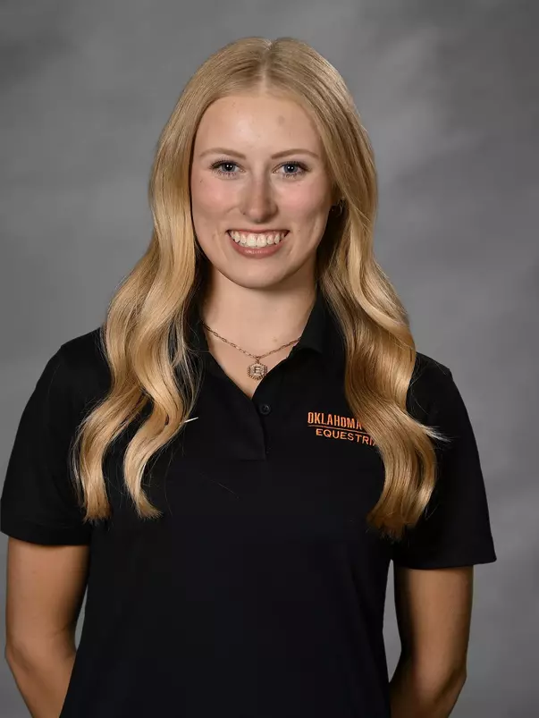 Ella Reinauer Headshot