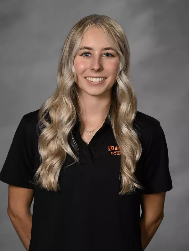 Hannah Dodd Headshot