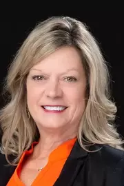 Ellen Ayres