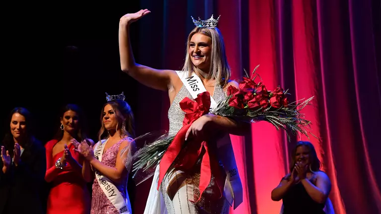 Ally Hopper Crowned Miss University