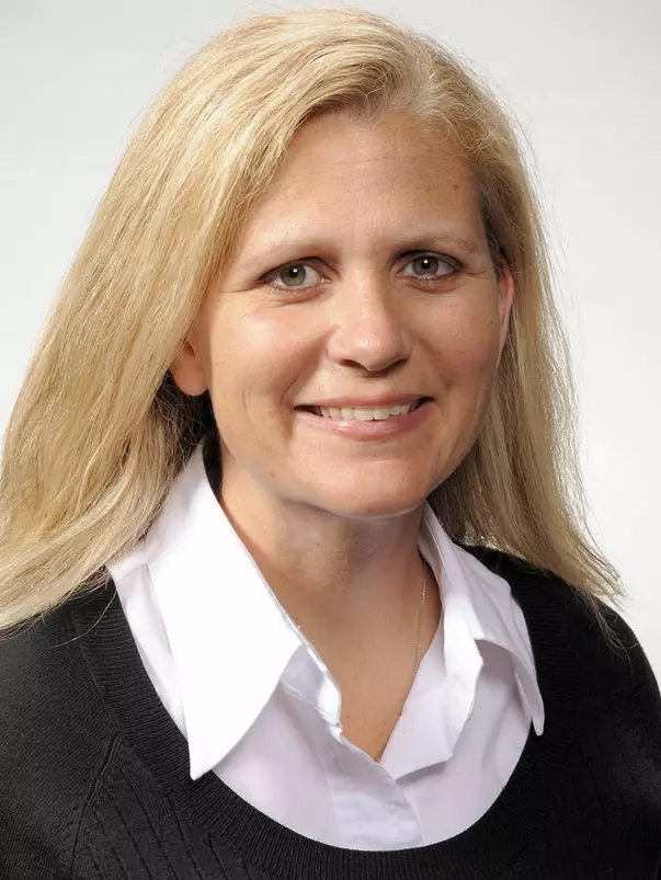 Deb Graff head shot
