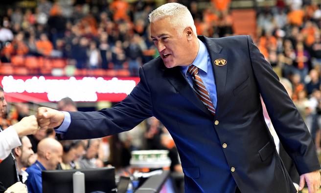 Tinkle Named Semifinalist For Naismith COY