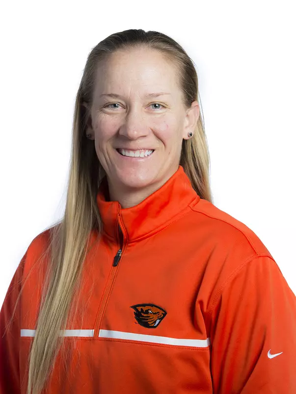 Berg, Laura 2016 headshot