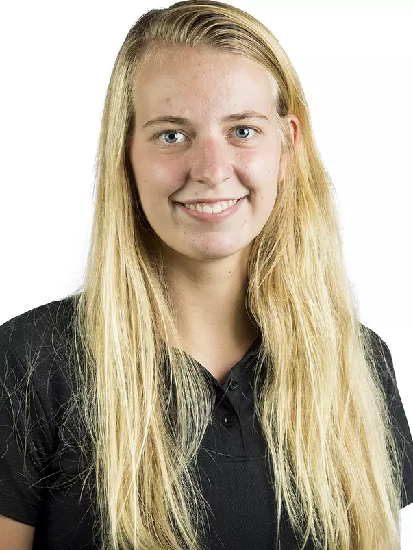 Ellie Case head shot 16