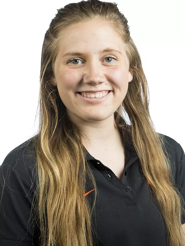 Lilly Decaire head shot 16