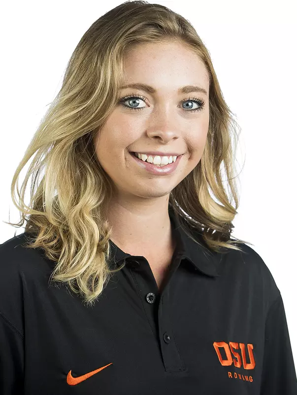 Sydney Poe head shot 16