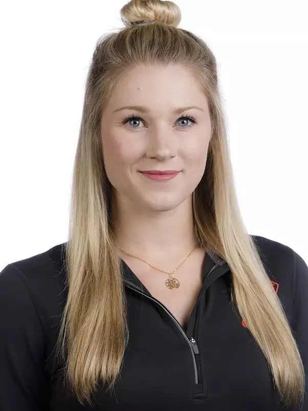 Madeline Gardiner head shot 16