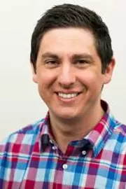 Dr. Fernando Frias