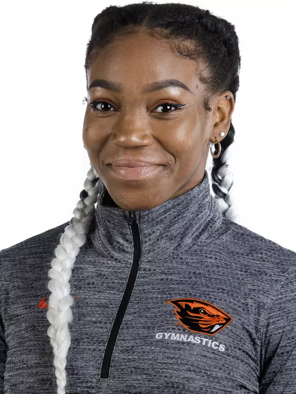 Destinee Davis head shot web